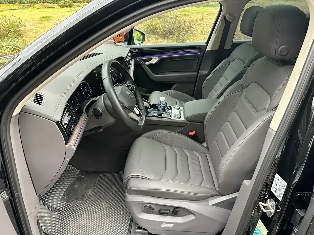 Volkswagen Touareg 2023 из CN, фото 8