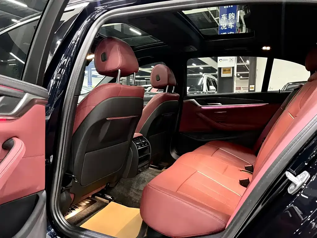 BMW 5 Series 2022 из CN, фото 6