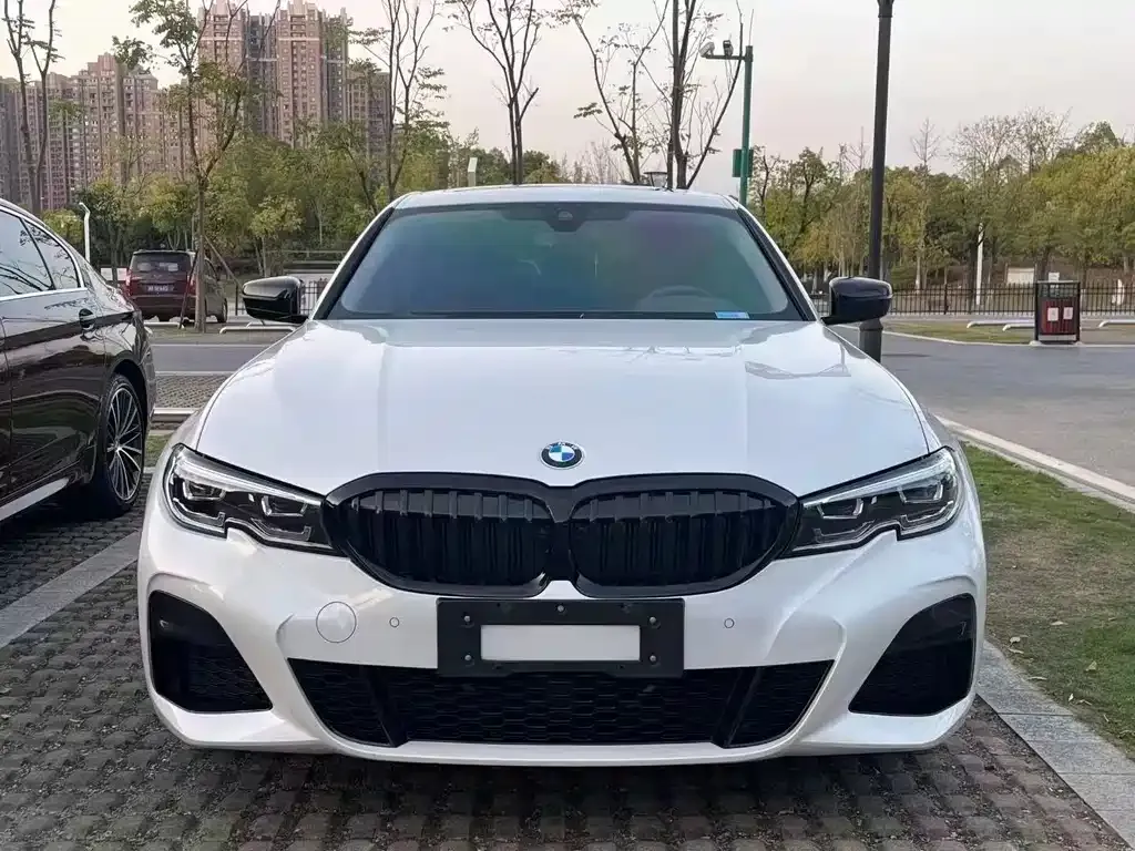 BMW 3 Series 2022 из CN, фото 2