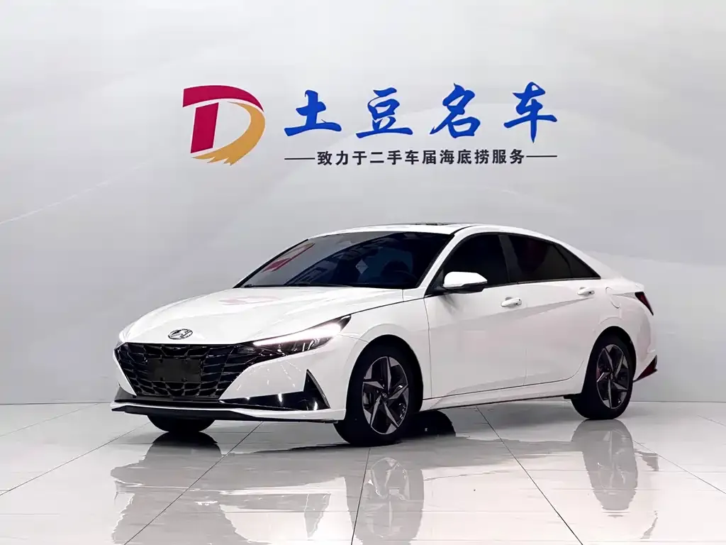 Hyundai Elantra 2023 из CN, фото 1