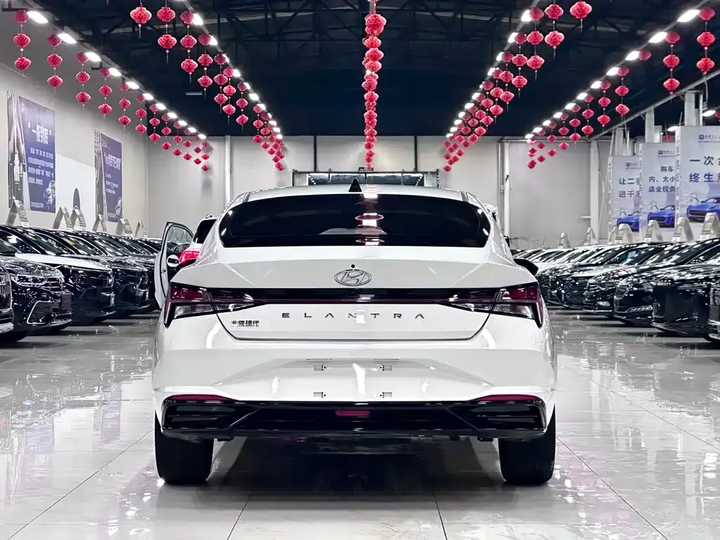 Hyundai Elantra 2023 из CN, фото 4