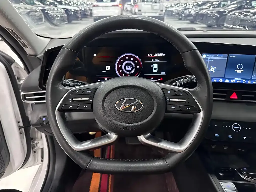 Hyundai Elantra 2023 из CN, фото 9