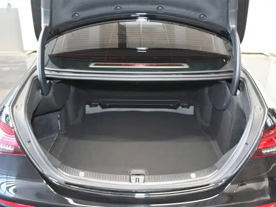 Mercedes-Benz E-Class 2023 из CN, фото 7
