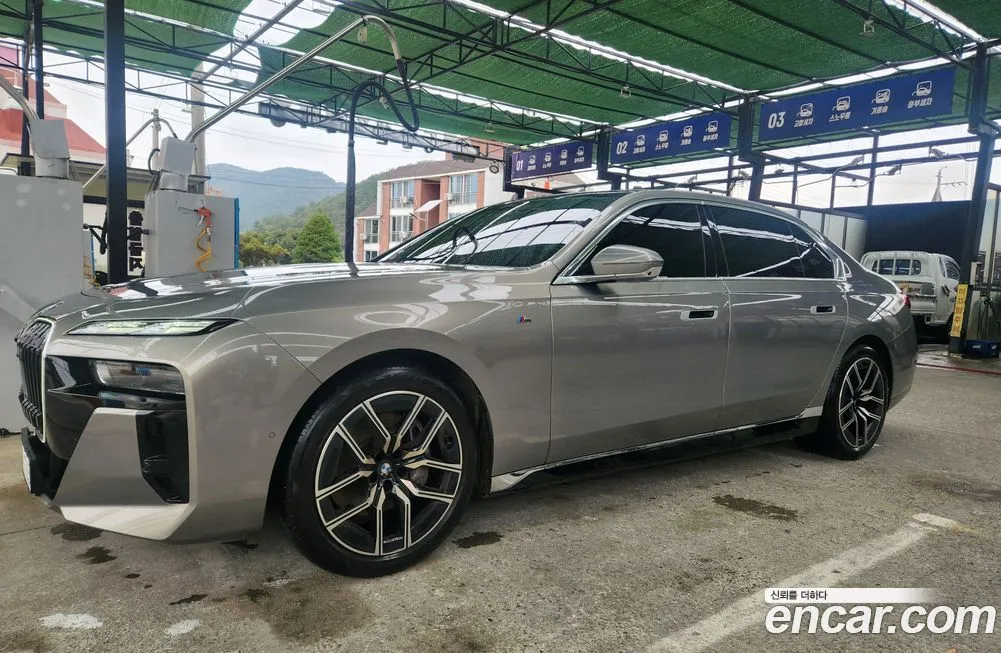 BMW 7-Series 2023 из KR, фото 2