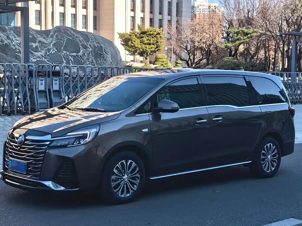Buick GL8 2023 из CN, фото 1
