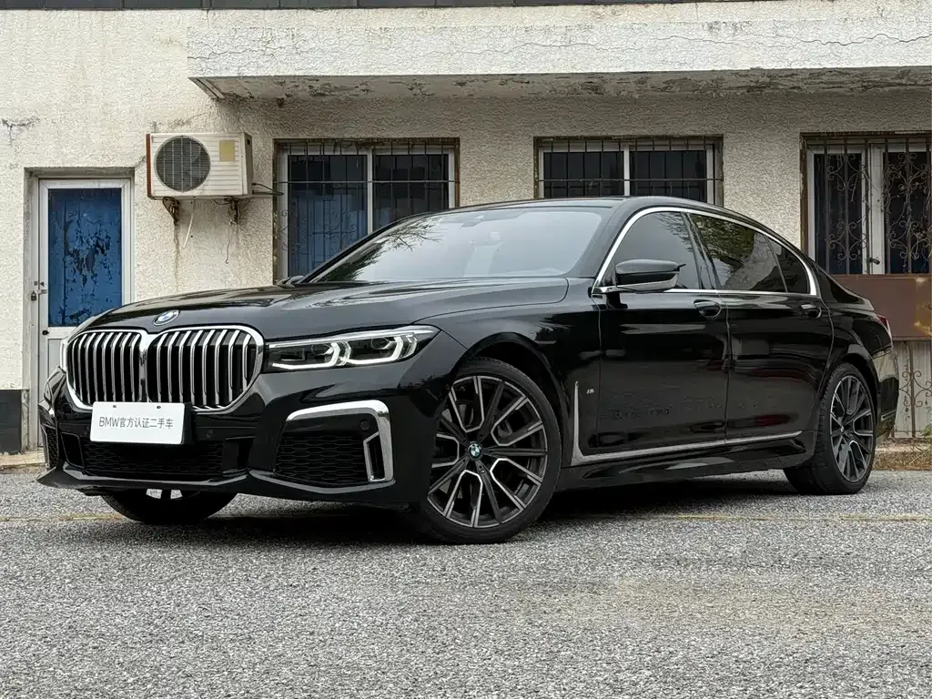 BMW 7 Series — фото 1