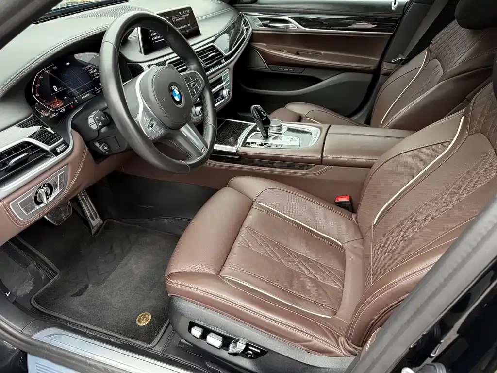 BMW 7 Series — фото 10