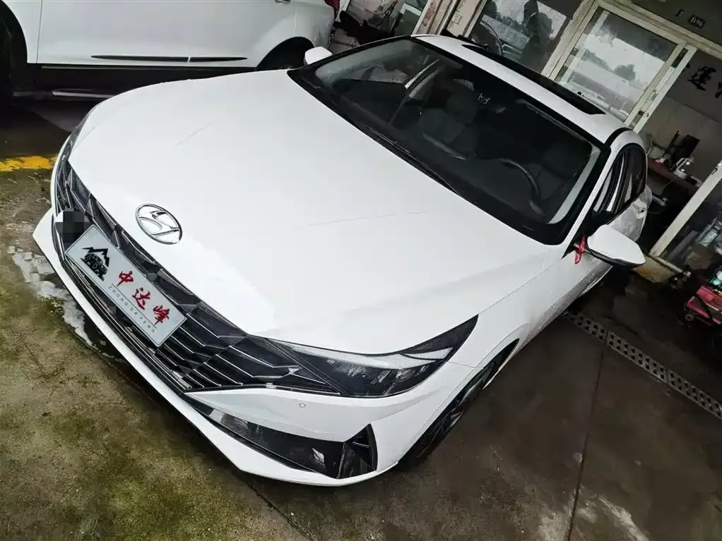 Hyundai Elantra — фото 3