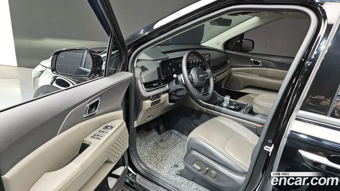 Kia Carnival — фото 10