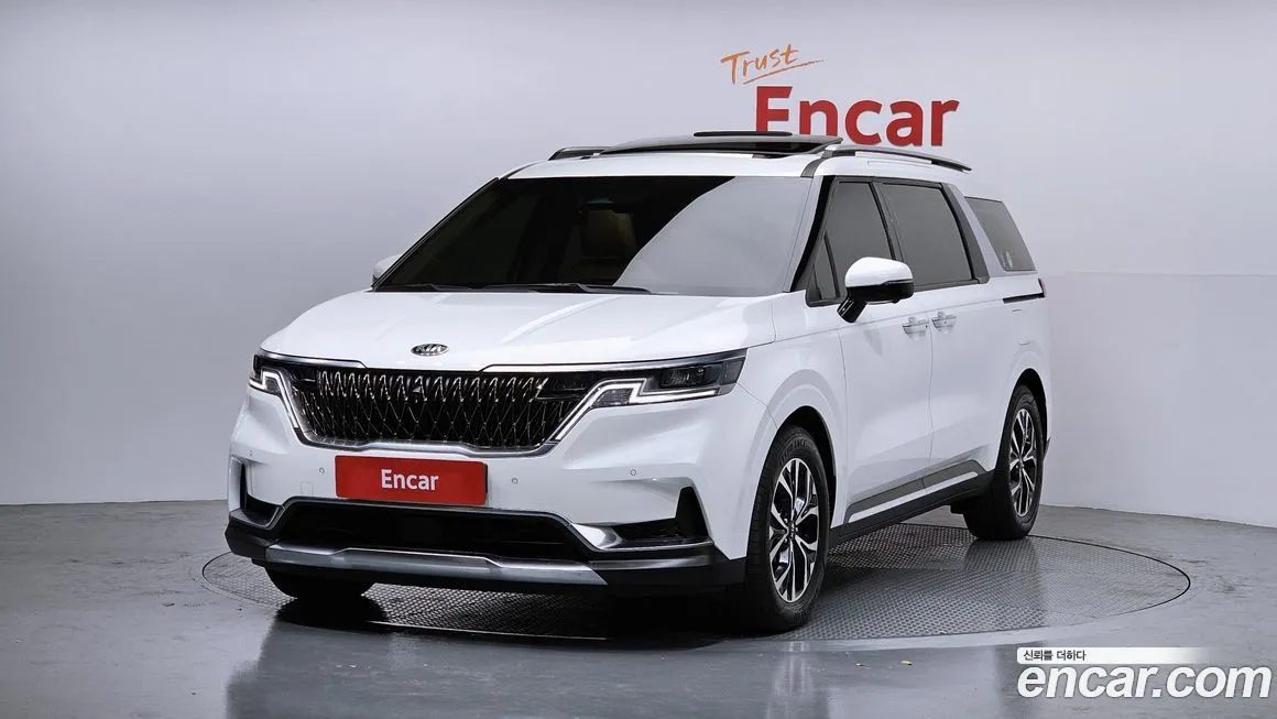 Kia Carnival — фото 1