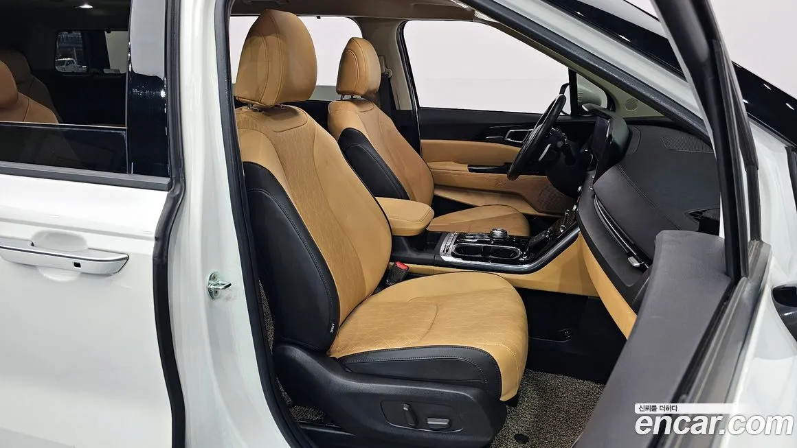Kia Carnival — фото 10