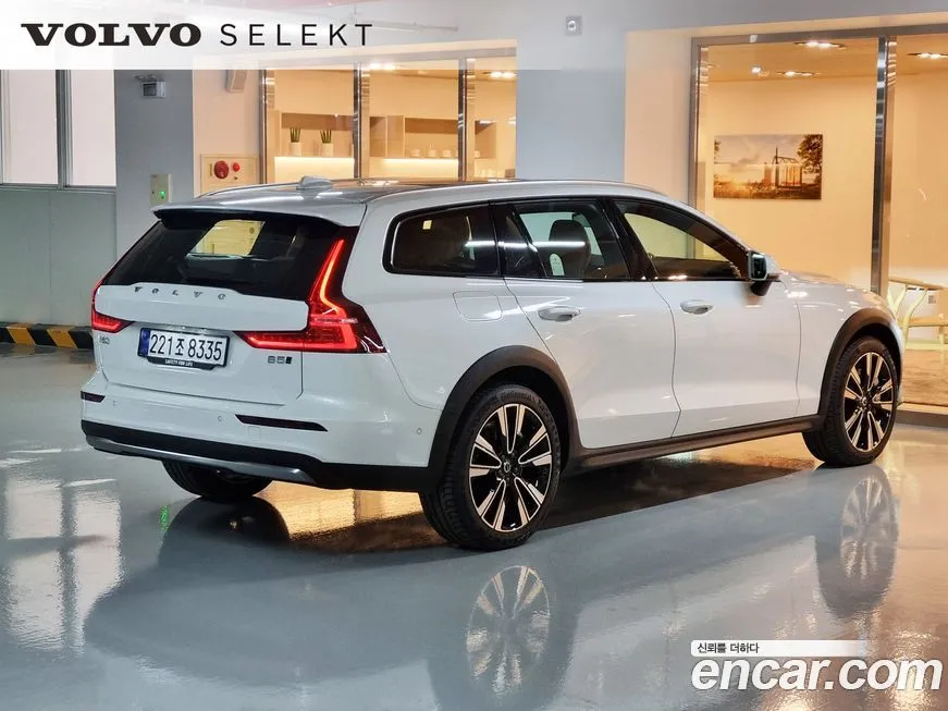 Volvo V60 2025 из KR, фото 2