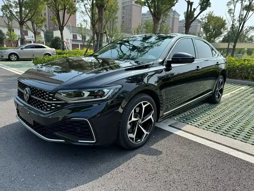 Volkswagen Passat 2023 из CN, фото 1