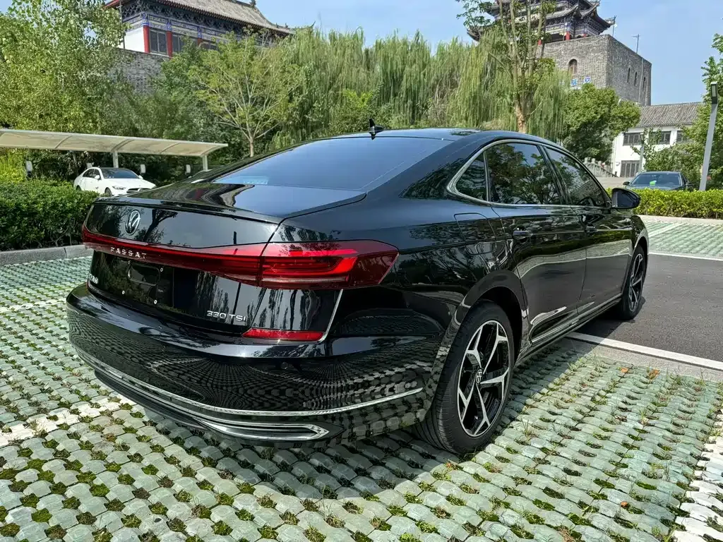 Volkswagen Passat 2023 из CN, фото 3