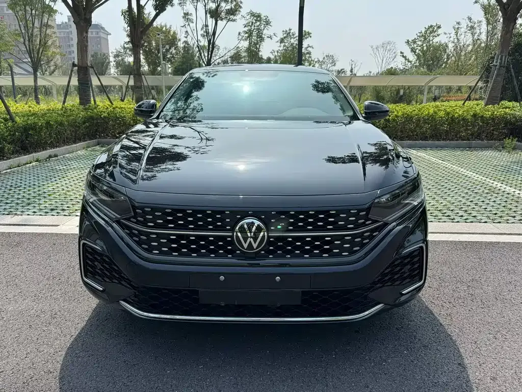 Volkswagen Passat 2023 из CN, фото 4