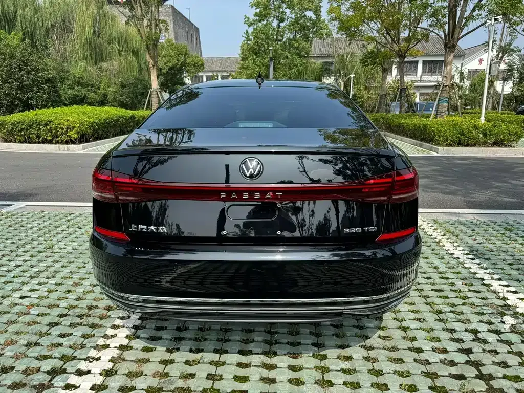Volkswagen Passat 2023 из CN, фото 5