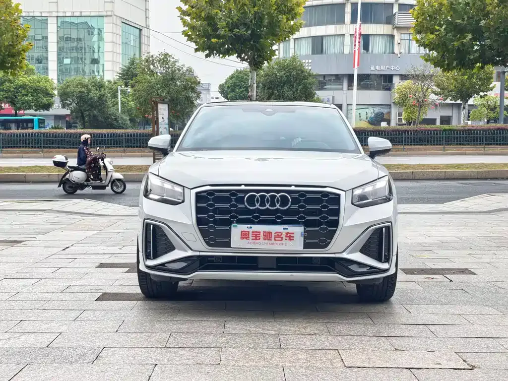 Audi Q2L 2024 из CN, фото 2