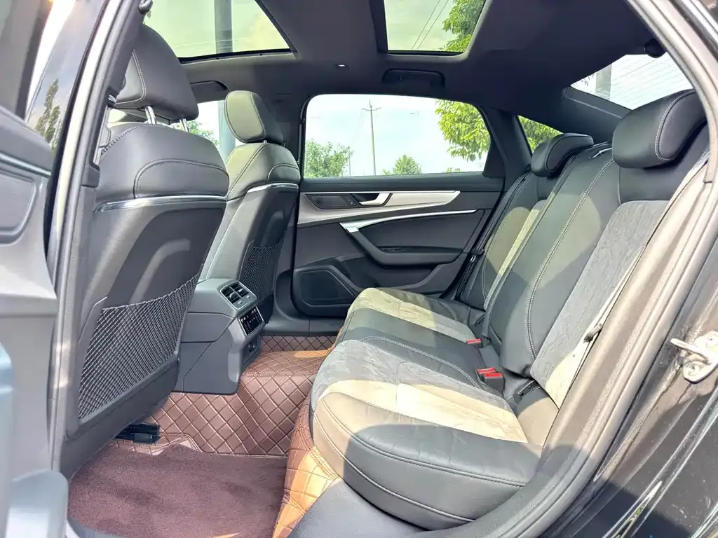 Audi A6L 2022 из CN, фото 8