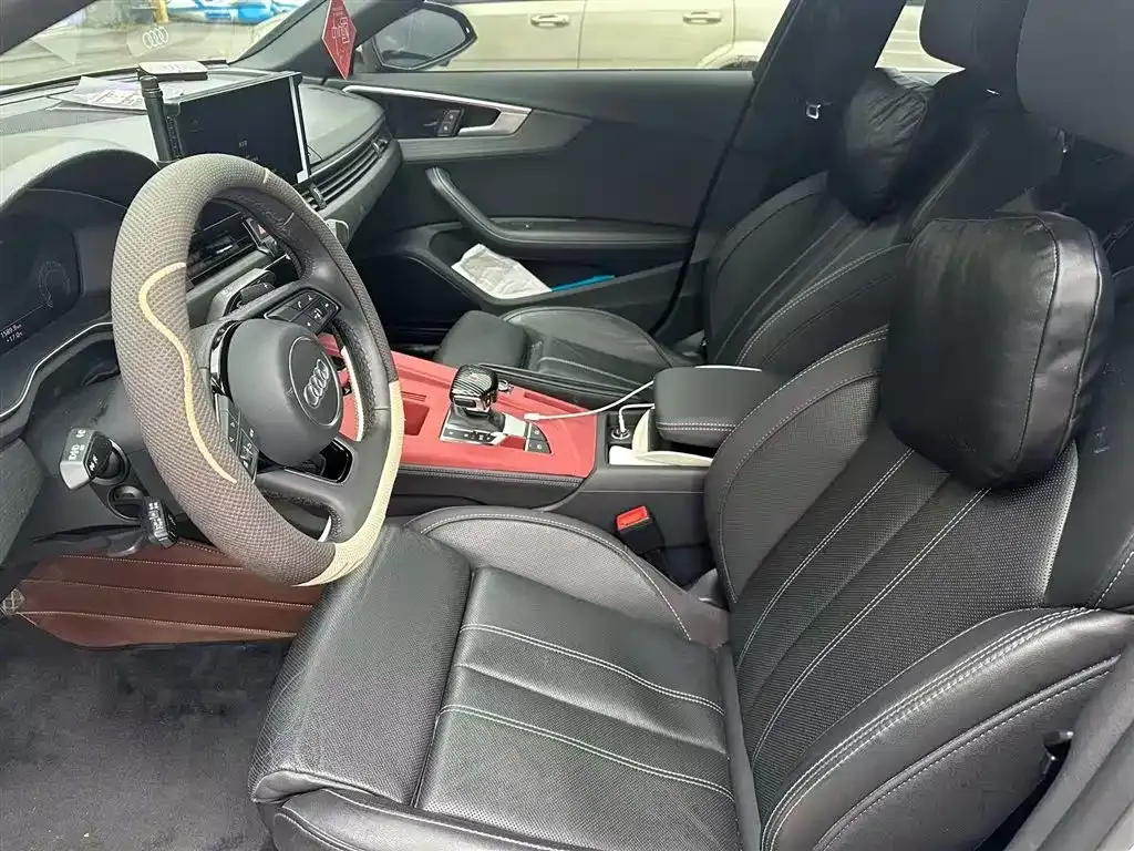 Audi A4L 2023 из CN, фото 4