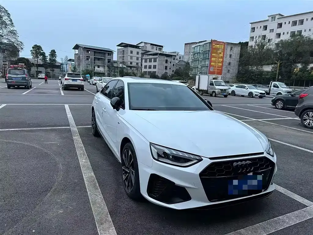Audi A4L 2023 из CN, фото 6