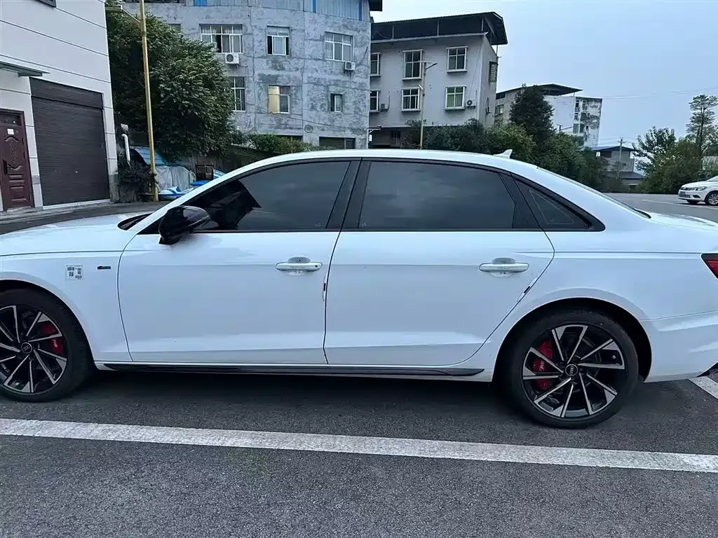 Audi A4L 2023 из CN, фото 9