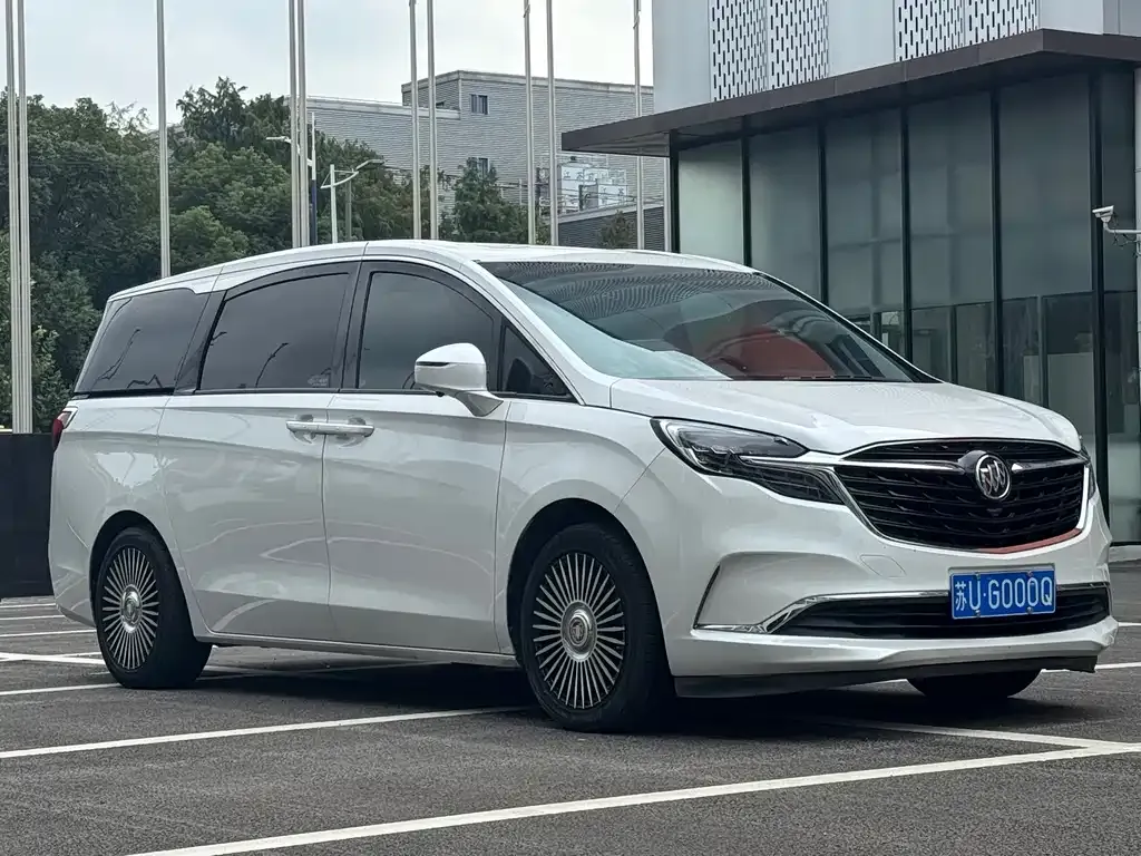 Buick GL8 2023 из CN, фото 3
