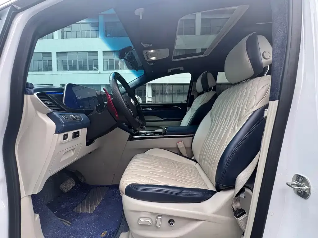 Buick GL8 2023 из CN, фото 8