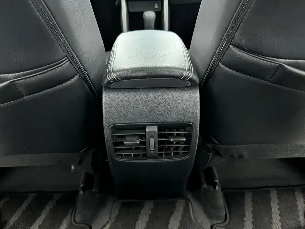 Toyota Corolla Cross 2022 из CN, фото 10
