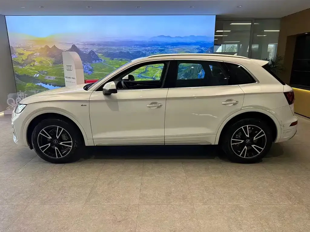 Audi Q5L 2023 из CN, фото 3