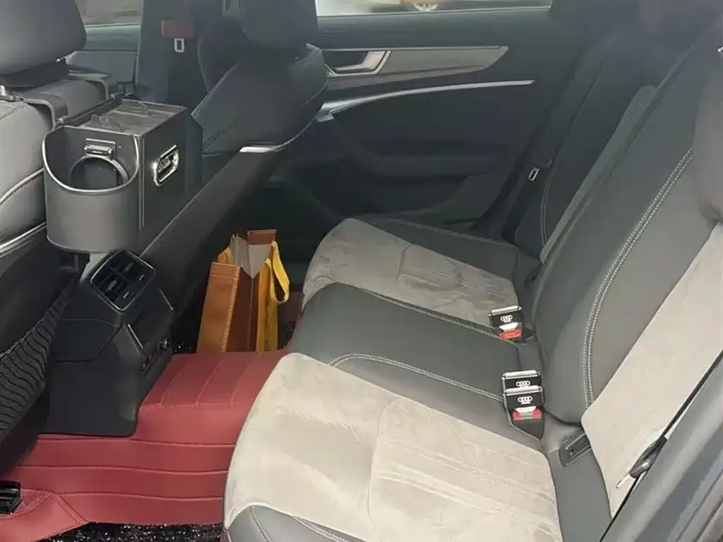 Audi A6L 2024 из CN, фото 4