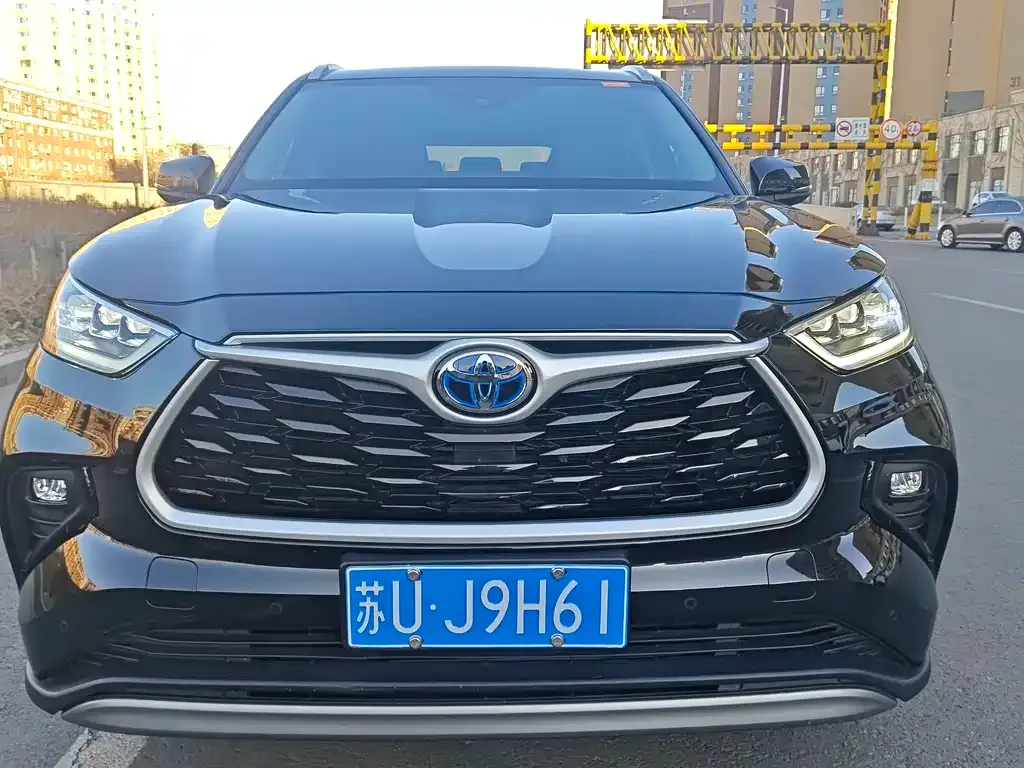 Toyota Highlander 2023 из CN, фото 1