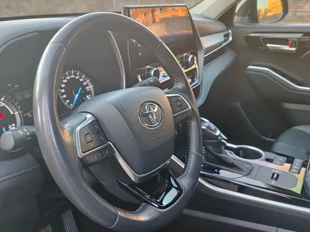 Toyota Highlander 2023 из CN, фото 10