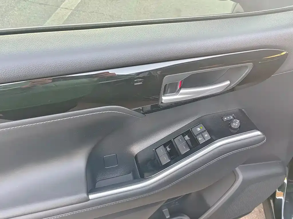 Toyota Highlander 2023 из CN, фото 9