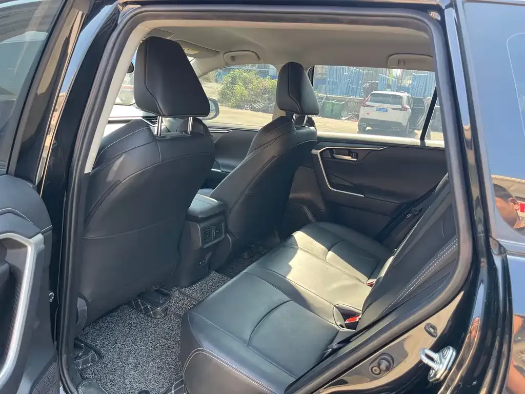 Toyota Wildlander 2022 из CN, фото 9