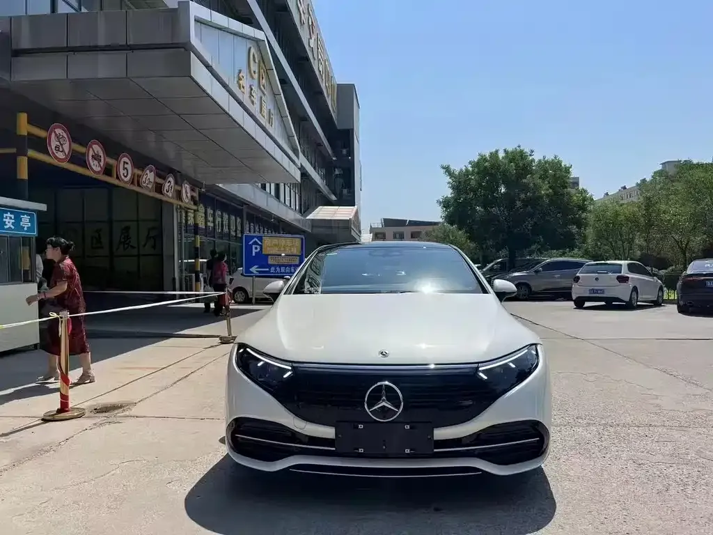 Mercedes-Benz EQS 2023 из CN, фото 2