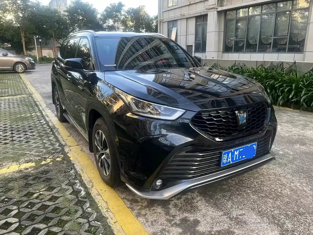 Toyota Crown Kluger 2022 из CN, фото 2