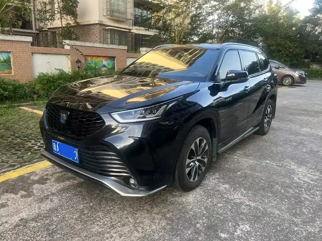 Toyota Crown Kluger 2022 из CN, фото 3