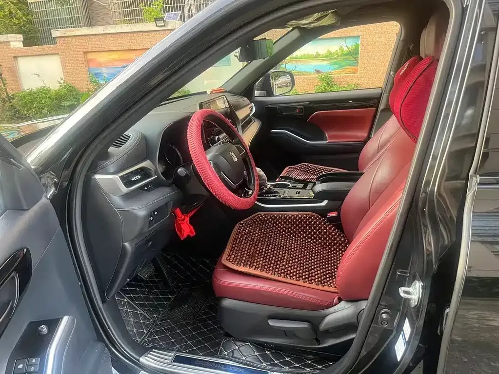 Toyota Crown Kluger 2022 из CN, фото 4