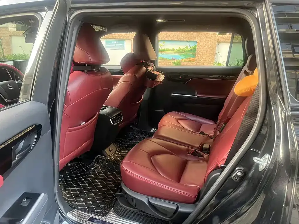 Toyota Crown Kluger 2022 из CN, фото 6
