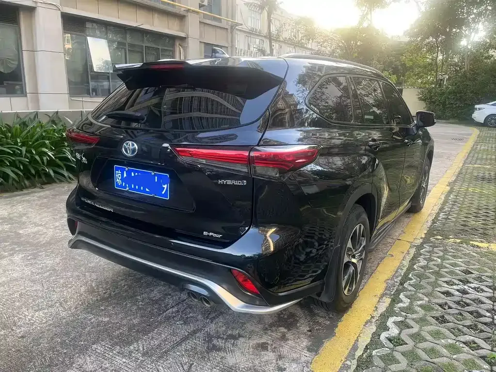 Toyota Crown Kluger 2022 из CN, фото 8