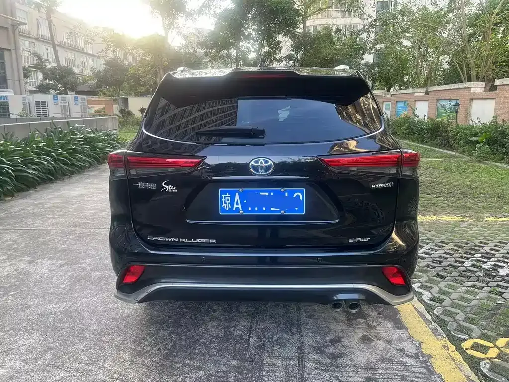 Toyota Crown Kluger 2022 из CN, фото 9