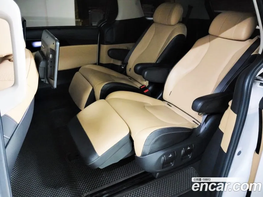 Kia Carnival — фото 10