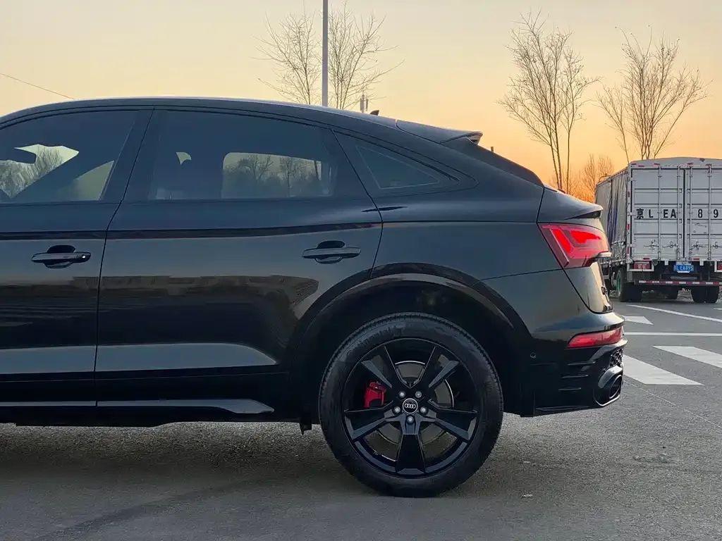 Audi Q5L Sportback 2023 из CN, фото 7