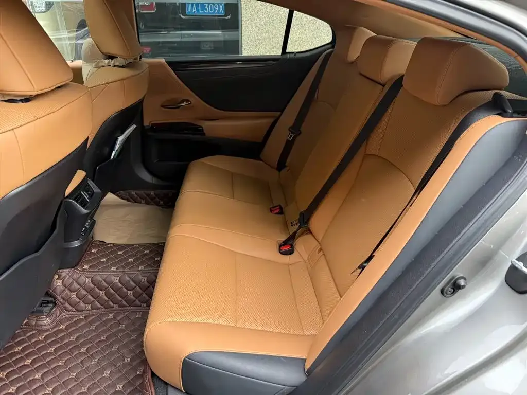 Lexus ES 2022 из CN, фото 9