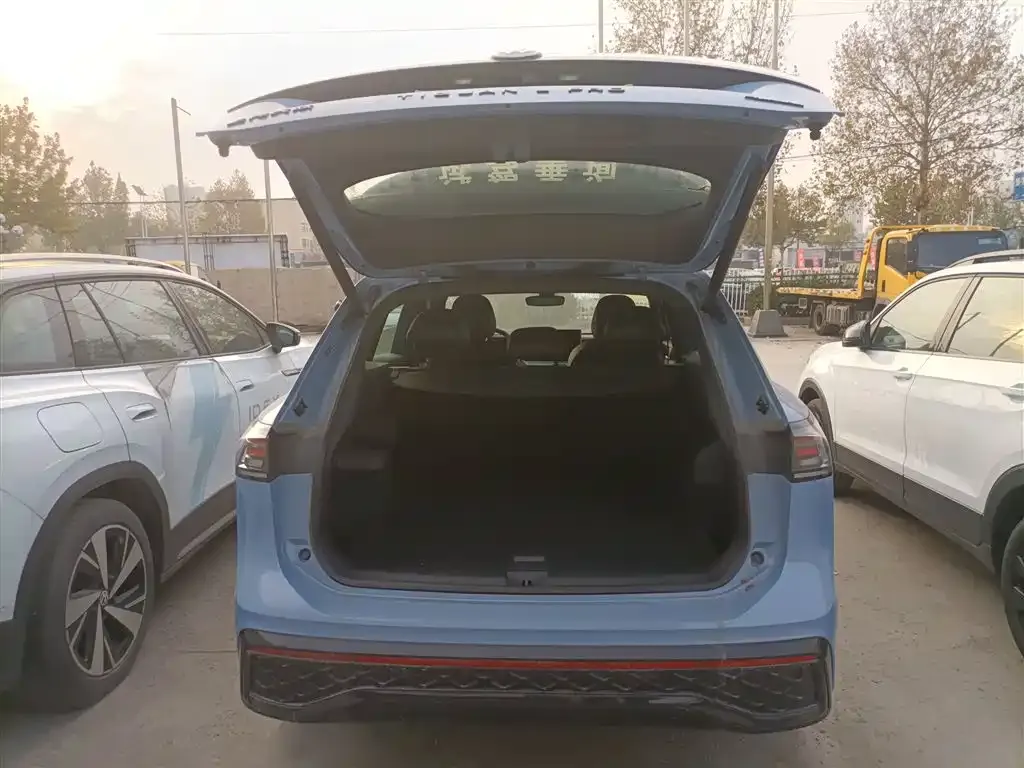Volkswagen Tiguan L 2024 из CN, фото 9
