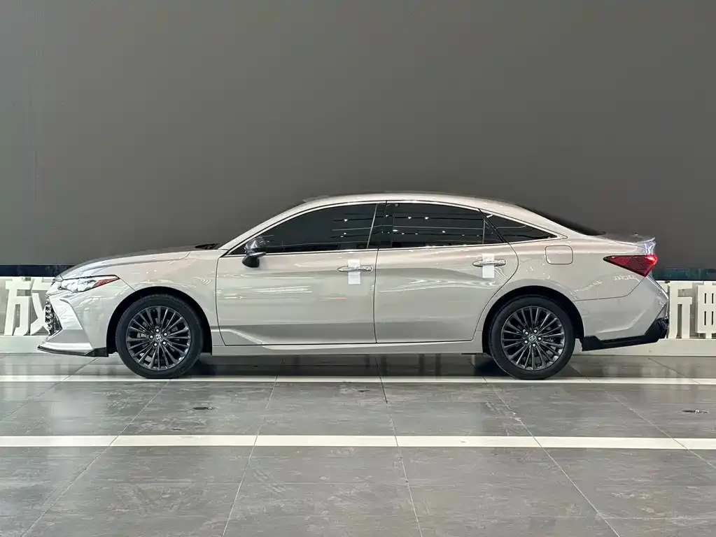 Toyota Avalon 2022 из CN, фото 2