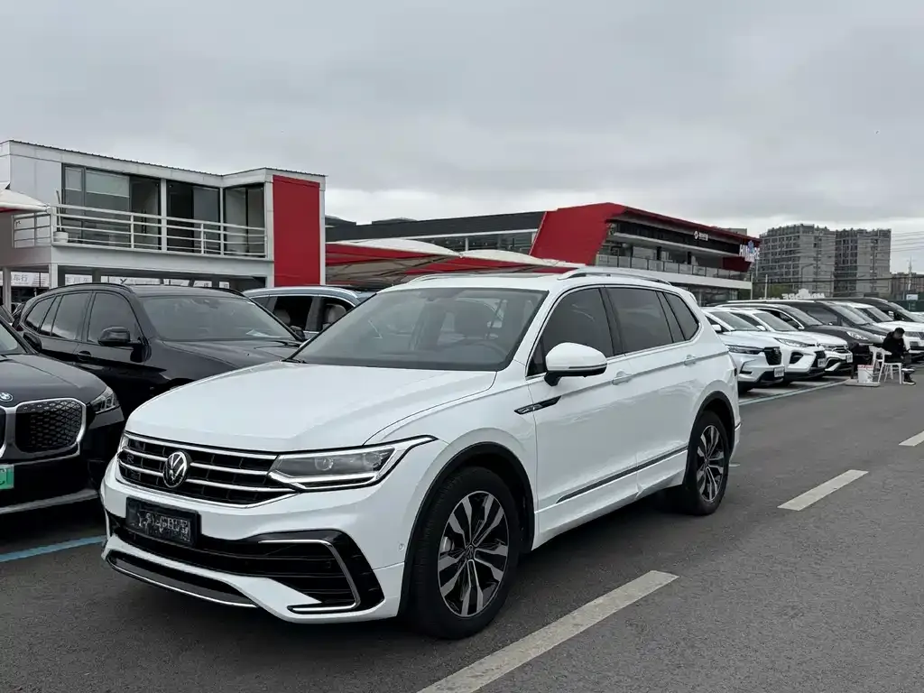Volkswagen Tiguan L 2023 из CN, фото 1