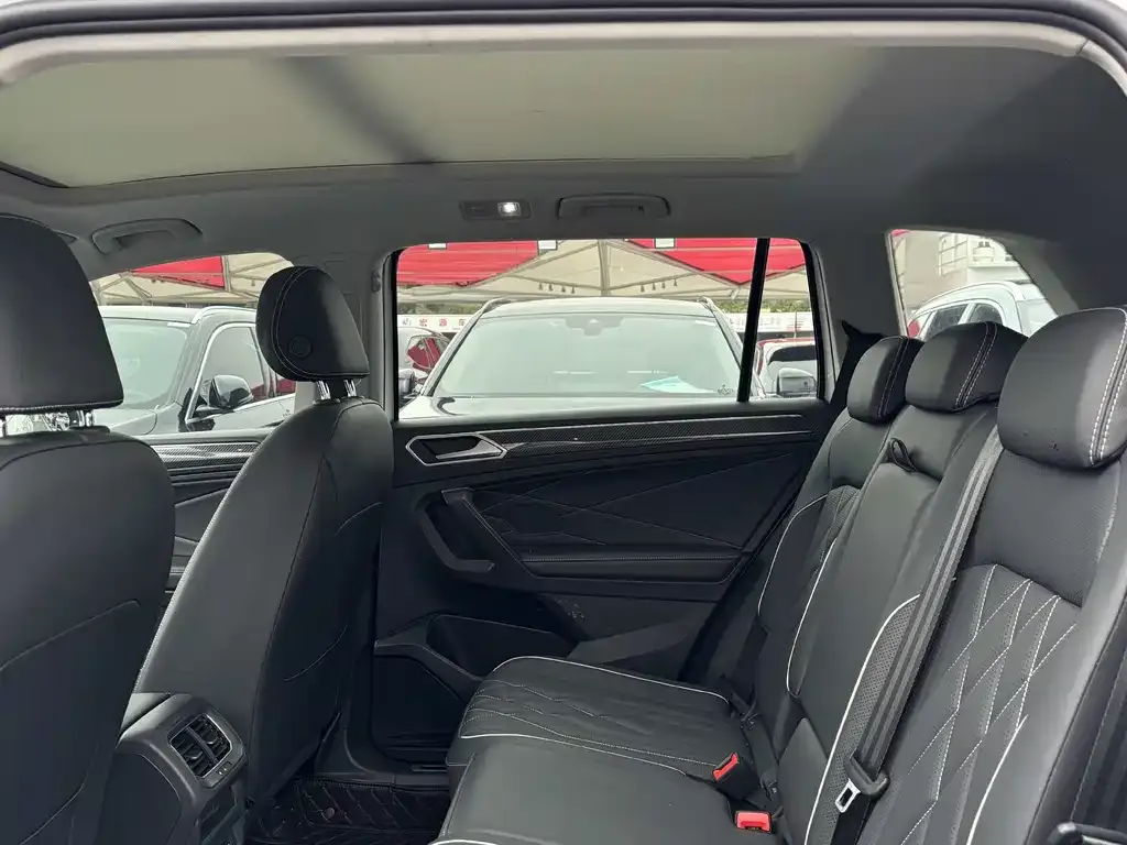 Volkswagen Tiguan L 2023 из CN, фото 9