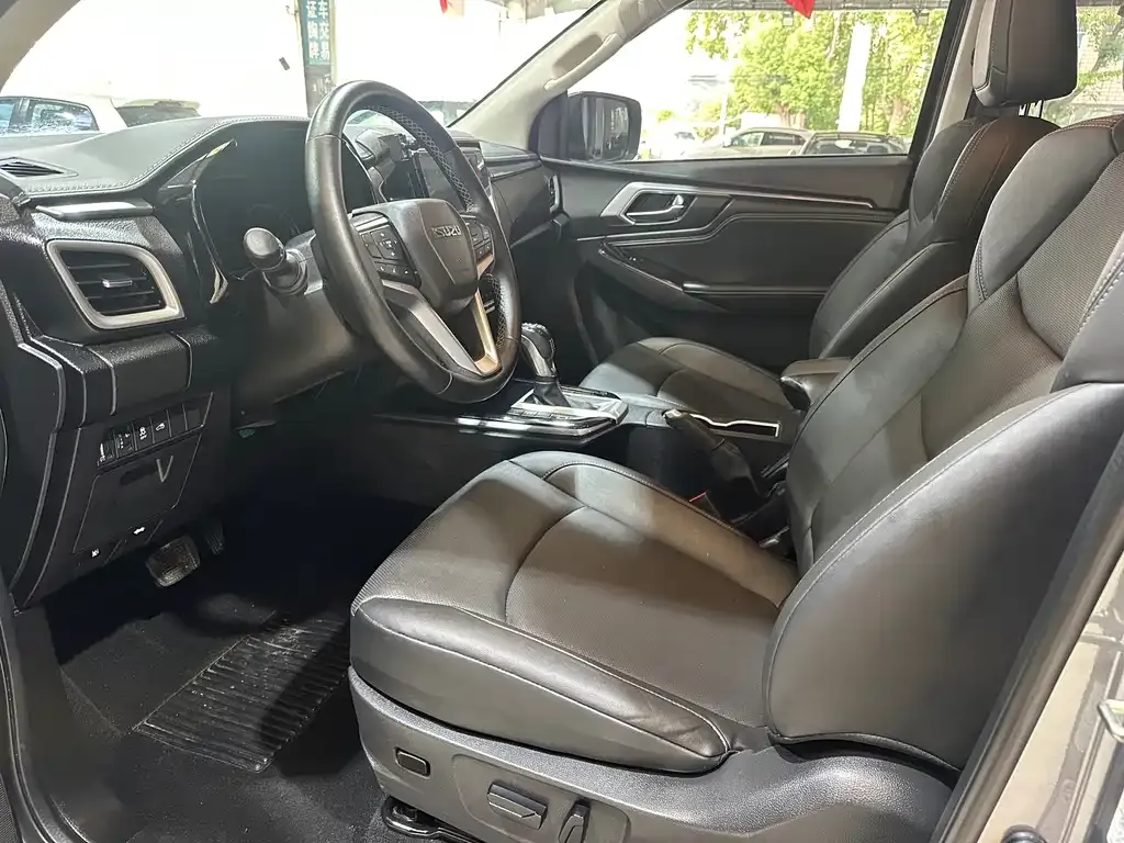 Isuzu D-MAX 2023 из CN, фото 9