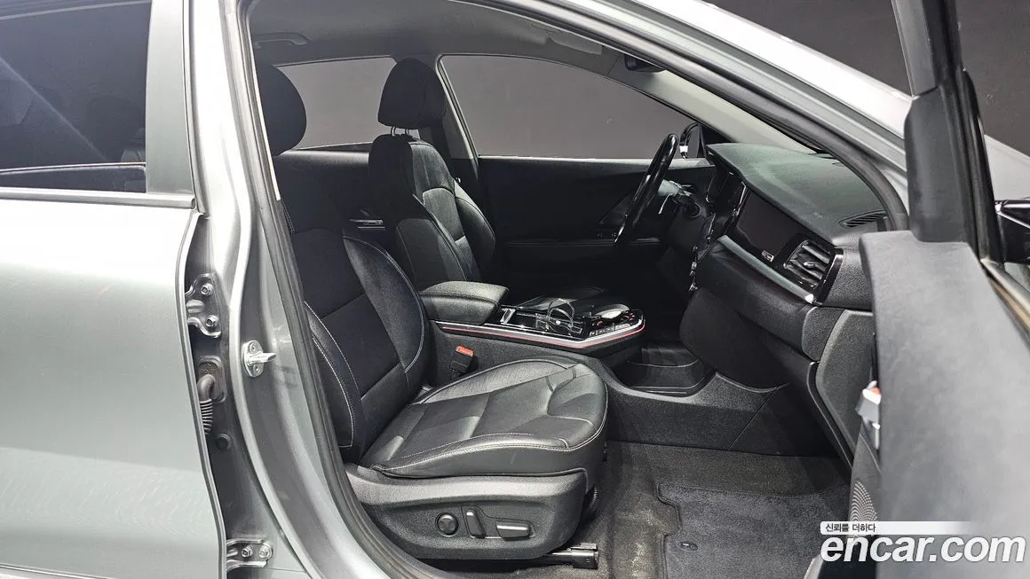 Kia Niro — фото 10